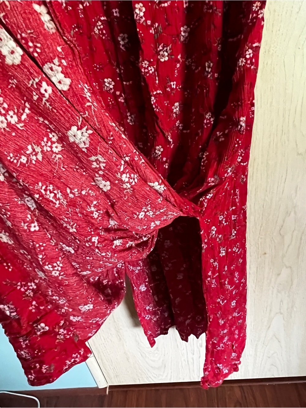 Aeropostale Red Floral Smocked On or Off The Shoulder Maxi Dress Sz Large - Picture 5 of 12